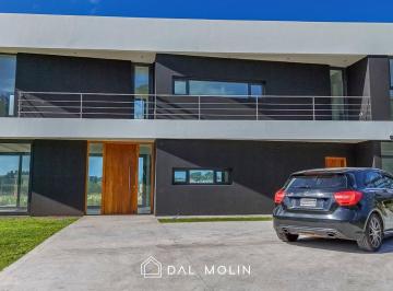 Casa · 280m² · 6 Ambientes · 2 Cocheras · Venta - Rumenco Joven - Casa Al Lago - a Estrenar - Piscina - Amenities