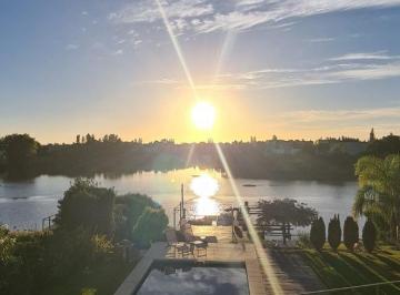 Casa · 60m² · 5 Ambientes · 3 Cocheras · Casa en Venta Al Rio con Amarra Propia San Benito Villanueva