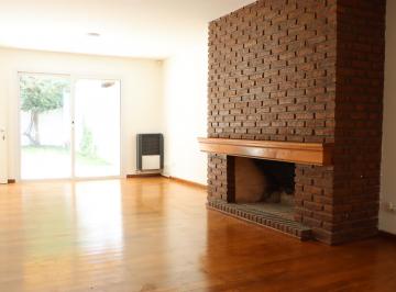 Casa · 210m² · 7 Ambientes · Casa en Venta con Excelente Ubicación y Todas Las Comodidades