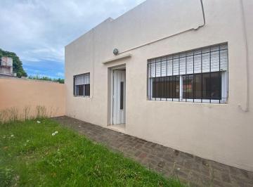 RDP-RDP-598_2 · Casa Dos Dorm. en Alquiler. Ubicada en 76 118 y 119