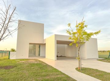 Casa · 255m² · 6 Ambientes · 2 Cocheras · Casa 4 Dorm - Vida Club de Campo