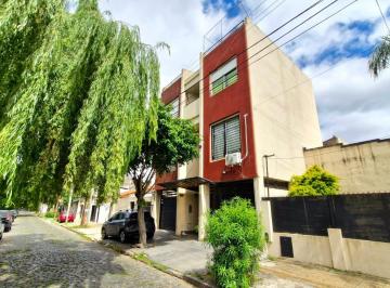 PH de 3 ambientes, Lanús · PH Tipo Duplex con Patio de 3 Ambientes - Hermoso Barrio