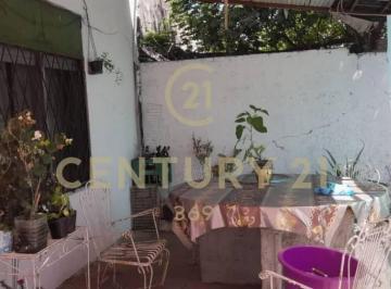 Casa · 130m² · 6 Ambientes · 1 Cochera · Venta/casa/maroñas/4 Dorm./garaje/ Estufa/ a Refaccionar/parrillero