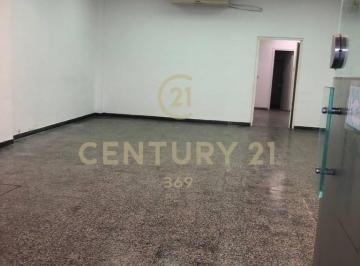 Local comercial · 100m² · 5 Ambientes · 2 Cocheras · Venta Local Comercial 130 M².2 Garajes. Brazo Oriental. con Renta