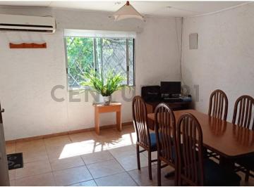 Casa · 65m² · 1 Dormitorio · 1 Cochera · Inversion Venta Prox a Shop - Casa a Reciclar - Gran Terrreno, Parrillero, Cochera
