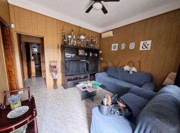 PH · 309m² · 3 Dormitorios · 1 Cochera · Venta/casa/garaje/barbacoa/parrillero + Apto/ Acepta Banco/paso de La Arena