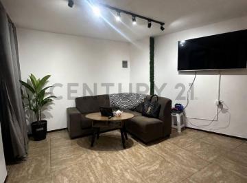 Casa · 67m² · 3 Ambientes · Casa con Renta $19.000 - Frente | 67 m² | 2 Dorm. Op/ 3 | Apta Banco