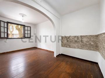 Casa · 67m² · 3 Ambientes · Casa Al Frente | 67 m² | 2 Dorm. Op/ 3 | Si Banco - Tres Cruces - Inversion
