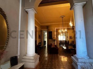 Casa · 350m² · 26 Ambientes · 10 Cocheras · Casa/pocitos/a Pasos de Rivera/6 Dorm/3 Baños/3 Cocinas/cocheras/piscina/estufa