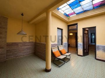 PH · 160m² · 11 Ambientes · 1 Cochera · Casa + Local a Reciclar Sobre 8 de Octubre - Prox a Centenario 302 M²/ Gran Fondo