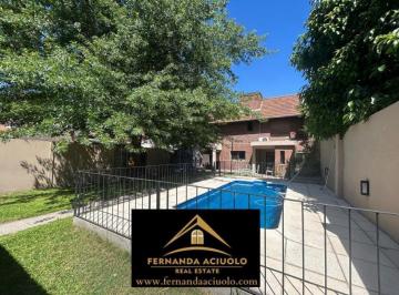 Casa · 258m² · 4 Ambientes · Casa con Piscina en Venta en Monte Grande