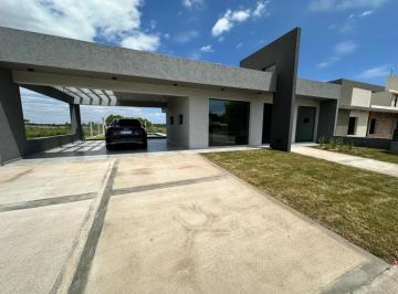 Casa · 170m² · 3 Ambientes · 2 Cocheras · Casa de 2 Dorm., 2 Baños, Cochera Doble. Las Cañitas