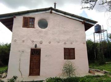 Casa de 1 ambiente, San Esteban · Vivienda en Amplio Terreno Rodeada de Entorno Natural, San Esteban (01 - 545)