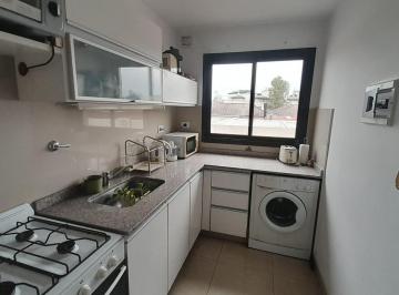 Departamento · 65m² · 3 Ambientes · 1 Cochera · Luminoso 3 Ambientes en Banfield - con Cochera