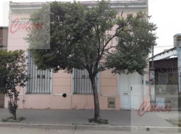 Casa · 120m² · 5 Ambientes · 1 Cochera · Casa Céntrica en Lara 77