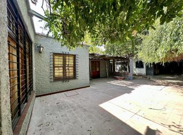 Terreno · 1450m² · Espectacular Lote Ubicado a Pasos de La Plaza de Chacras de Coria (Con Tres Construcciones)