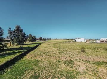Terreno · 830m² · Terreno en Barrio Cerrado con Frente Sur y Acceso Al Jockey