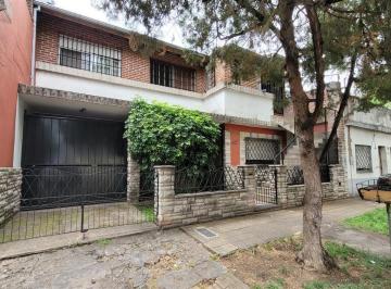 Casa · 175m² · 7 Ambientes · 2 Cocheras · Casa Multifamiliar en Venta, 7 Amb. Pb, Pa y Fondo, Independiente,. Villa Martelli