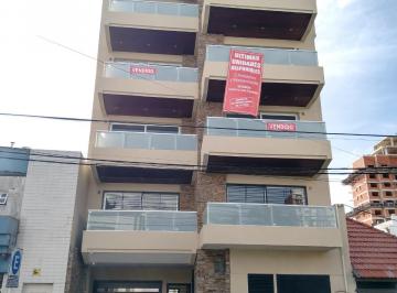 Departamento de 2 ambientes, Avellaneda · Departamentos 2 Ambientes 6to Piso Al Frente con 2 Cocheras