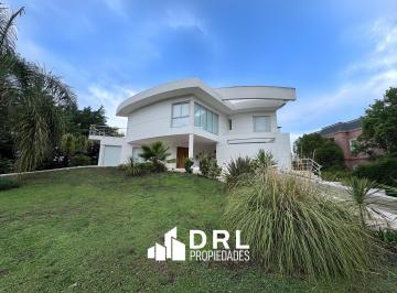 Casa · 558m² · 6 Ambientes · 2 Cocheras · Casa en Venta en Lomas de La Carolina