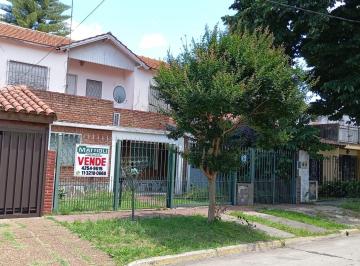 Casa en Venta de 4 ambientes Ezpeleta Este · Casa en Venta