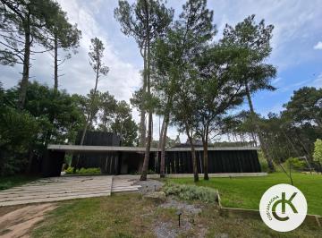 Casa de 4 ambientes, Cariló · Casa en Carilo | Alquiler Temporal | Piscina