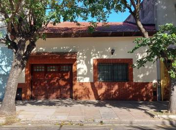 Casa de 4 ambientes, Floresta · Casa 4 Amb Gje Fondo