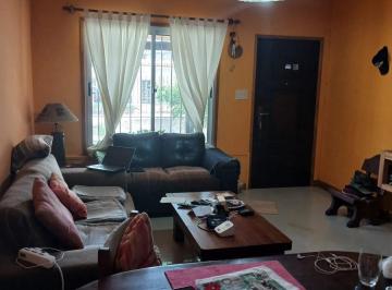 Casa · 100m² · 5 Ambientes · Casa en Malvin Norte con Gran Terreno. Acepta Banco