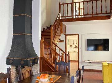 Casa · 145m² · 4 Ambientes · 1 Cochera · Casa en Punta Mogotes