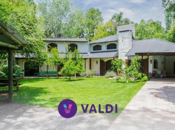 Casa · 369m² · 7 Ambientes · 3 Cocheras · Casa en Venta - El Trébol, Ezeiza