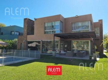 Casa · 570m² · 10 Ambientes · 2 Cocheras · Casa de 6 Dorm. en Venta en Valdevez | Gran Calidad Constructiva