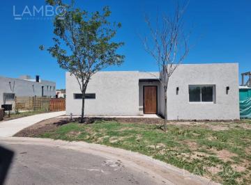 Casa · 130m² · 4 Ambientes · 2 Cocheras · Venta Casa Pilar del Este San Ramon