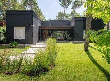 Casa de 5 ambientes, Cariló · ¡Confort y Estilo Para Disfrutar Cada Día Al Máximo! (Cod - 143)