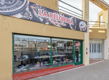 Casa · 138m² · 4 Ambientes · 1 Cochera · Casa 2 Dorm., 2 Baños con Local Comercial - Barrio Triángulo Rosario | Venta