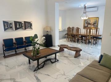 Casa · 450m² · 4 Ambientes · 1 Cochera · Venta Casa en Gorostiaga y Malasia Zona Embajadas Belgrano