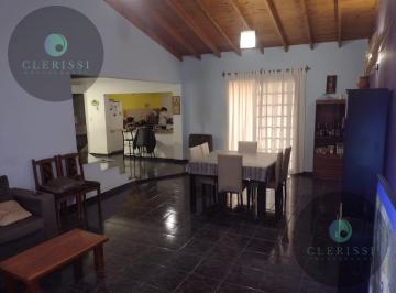 Departamento · 120m² · 5 Ambientes · 3 Cocheras · Venta de Depto 4 Dormis Sobre Calle Esmeralda - Cipolletti