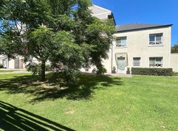 Casa de 5 ambientes, Pilar · Venta de Duplex con Renta en Farm Club, Pilar