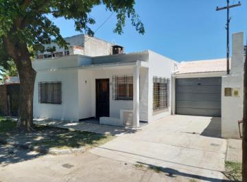 Casa · 100m² · 4 Ambientes · 1 Cochera · Venta Casa 4 Amb, Ranelagh, Amplio Fondo y Cochera