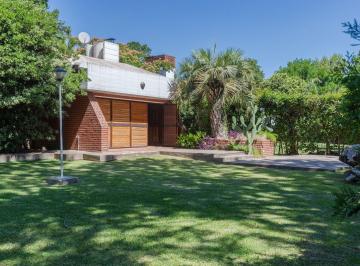 Casa · 90m² · 4 Ambientes · En Venta - Casa 3 Dorm. y Pileta - Terreno de 2550 - Funes