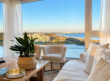 Foto1 · Vende Apartamento con Vista Al Mar de 3 Suites, en Mansa - Punta del Este.