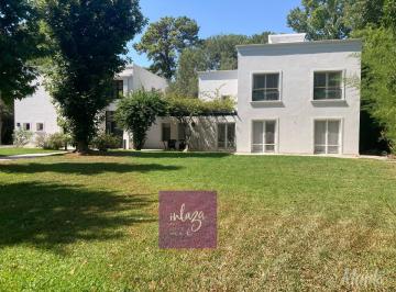 Casa · 300m² · 8 Ambientes · Casa en Los Cardales Country Club 6 Dorm. Vista a Golf
