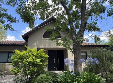 Casa · 179m² · 4 Ambientes · 1 Cochera · Casa en Venta en El Portillo