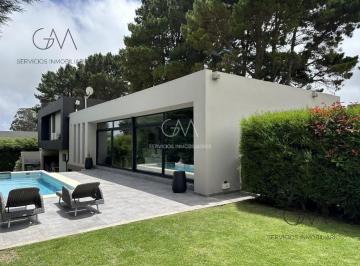 Casa · 547m² · 4 Ambientes · Alquiler de Temporada en Arenas del Sur