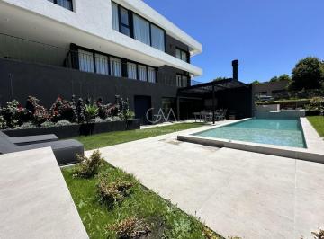 Casa · 390m² · 5 Ambientes · Casa en Alquiler Temporario Rumenco
