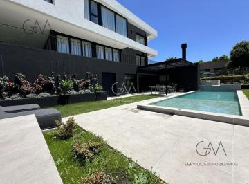 Casa · 390m² · 5 Ambientes · Casa en Alquiler Temporario Rumenco