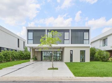 Casa · 354m² · 6 Ambientes · 4 Cocheras · Venta Casa 6 Ambientes en El Yacht, Nordelta, Al Río