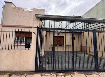 Casa · 90m² · 3 Ambientes · 2 Cocheras · Casa 3 Ambientes Venta Ituzaingó