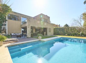 Casa · 303m² · 6 Ambientes · 4 Cocheras · Venta Casa 6 Ambientes en La Peregrina Pilar