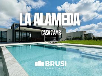 Casa · 210m² · 7 Ambientes · 2 Cocheras · Casa 5 Ambientes con Pileta a La Laguna en Venta en Dos Planta en La Alameda Canning