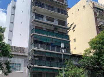 Departamento de 4 ambientes, Parque Chacabuco · Semi Piso 4 Ambientes C/ Dependencia